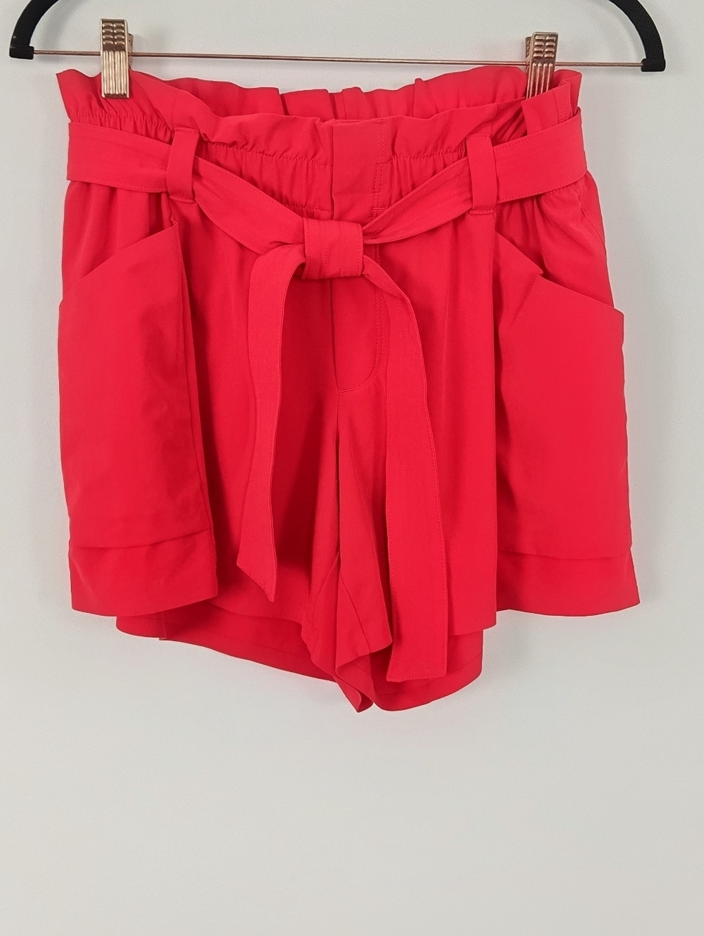 Athleta Women's Red Elastic Waist Slash Pockets Casual Paper Bag Shorts Size 6